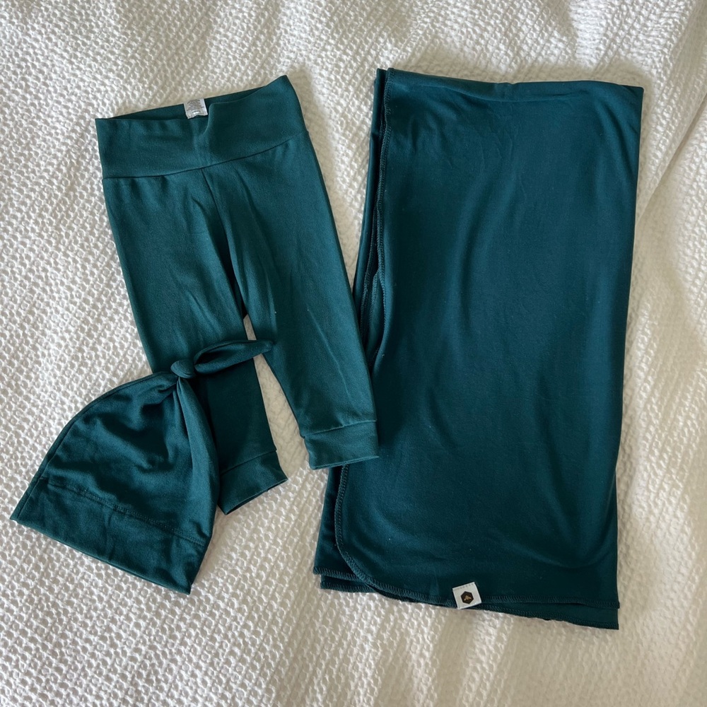 Bumblito Boutique: Teal Baby Leggings, Hat, and Swaddle Blanket Set: Size 0-6m